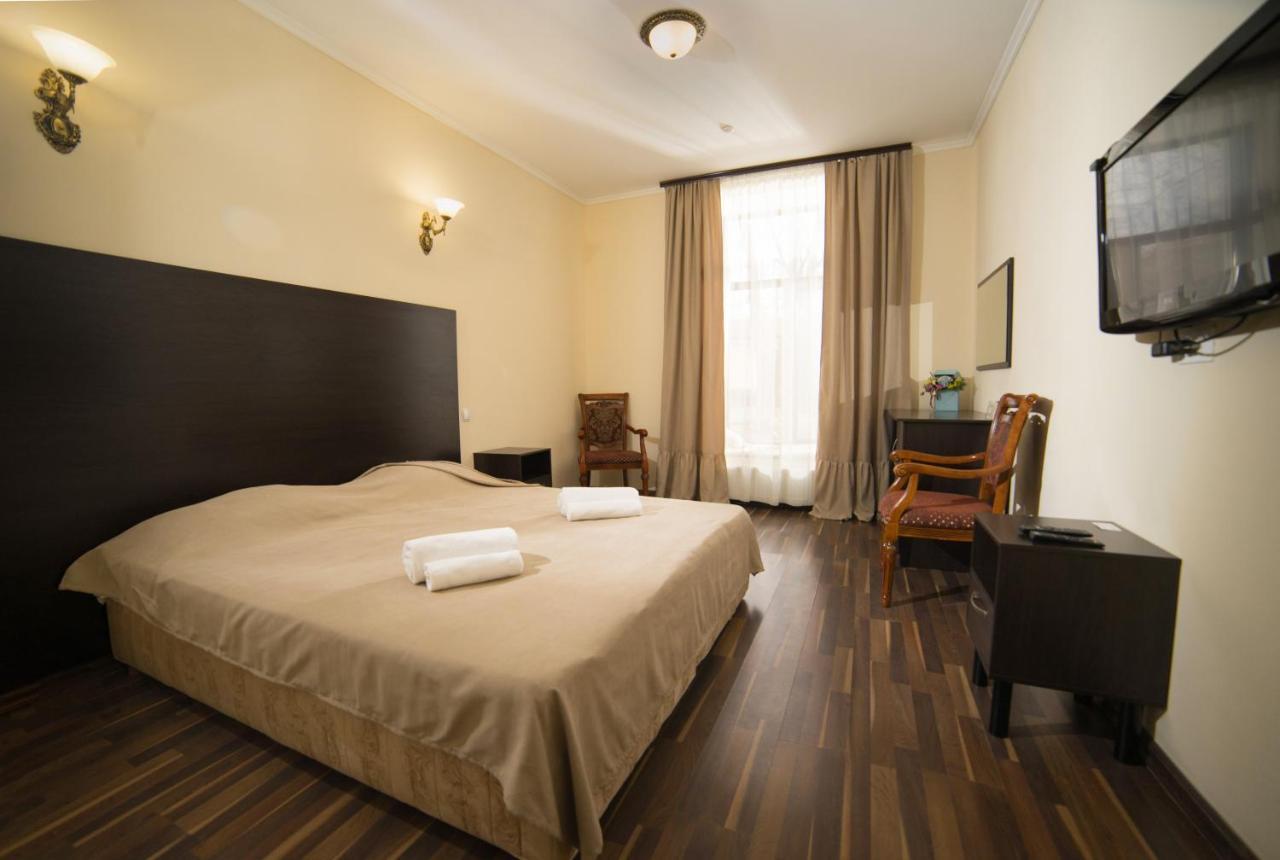 Alex Hotel Odessa Buitenkant foto